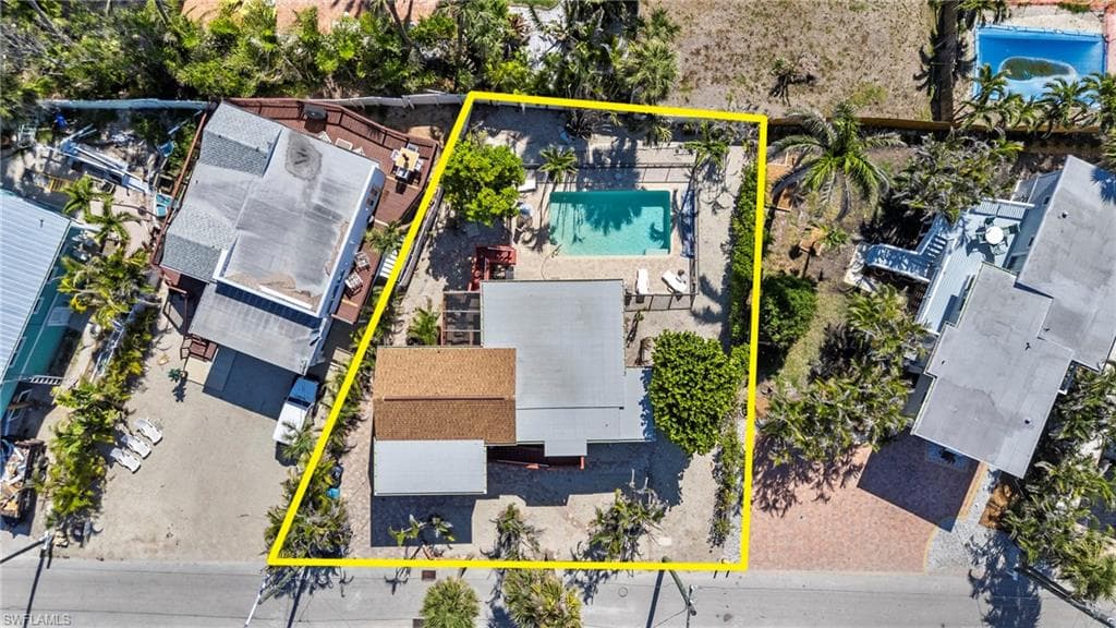210 Miramar ST, FORT MYERS BEACH FL 33931-3