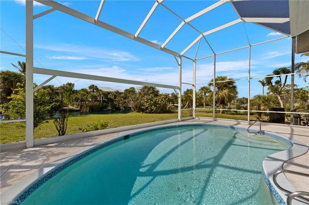 673 E Rocks DR, SANIBEL FL 33957-31