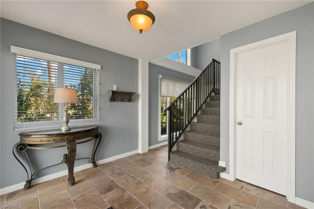 673 E Rocks DR, SANIBEL FL 33957-4