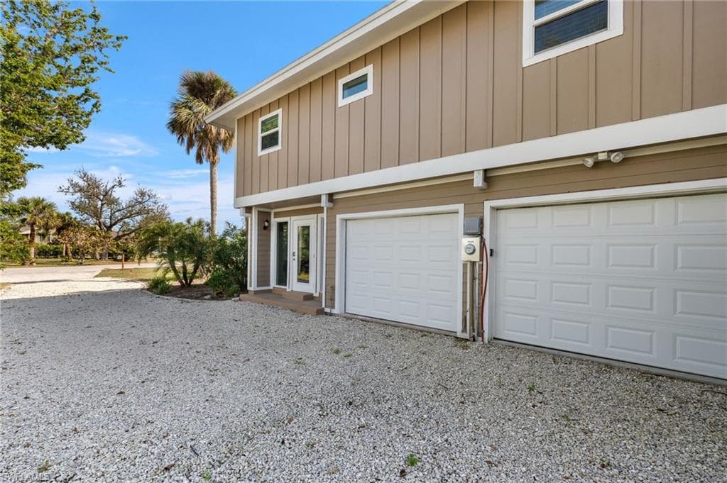 673 E Rocks DR, SANIBEL FL 33957-32