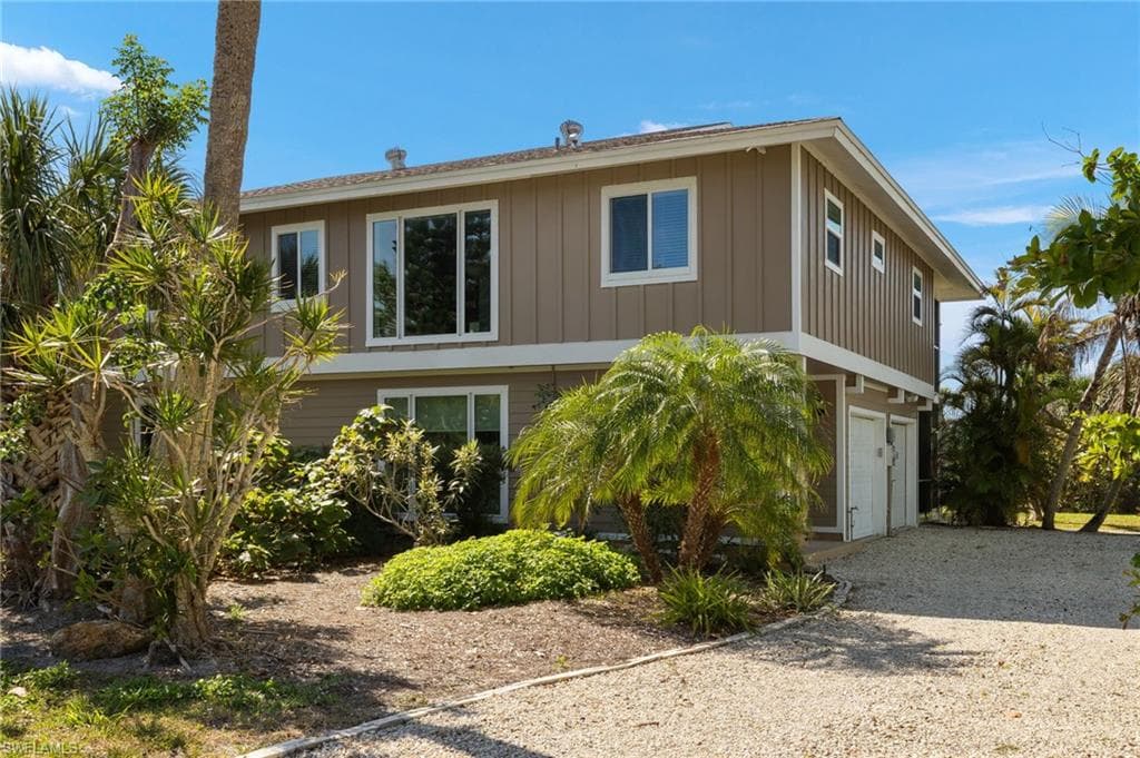 673 E Rocks DR, SANIBEL FL 33957-3