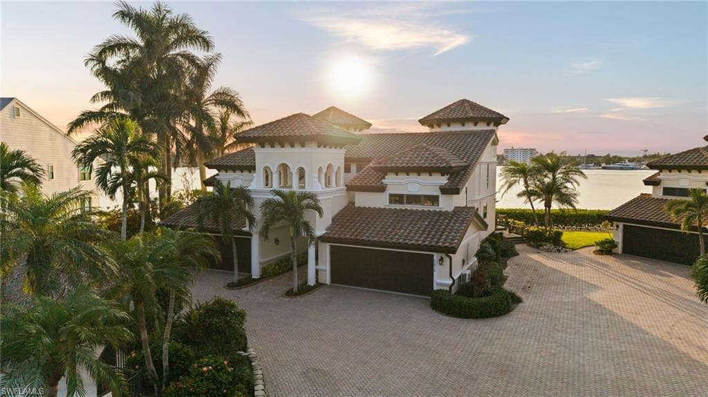 1301 Chesapeake AVE # 1B, NAPLES FL 34102-21