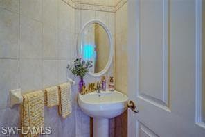 6501 Jacobs DR, FORT MYERS FL 33908-43