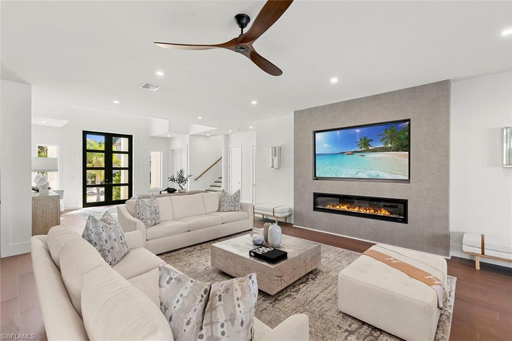 469 Germain AVE, NAPLES FL 34108-5