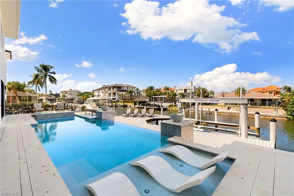 469 Germain AVE, NAPLES FL 34108-11
