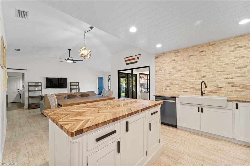 9802 Wildginger DR, FORT MYERS FL 33919-9