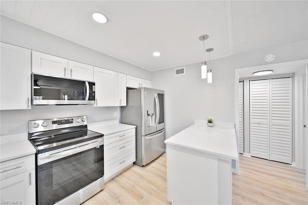 16881 Davis RD # 721, FORT MYERS FL 33908-7