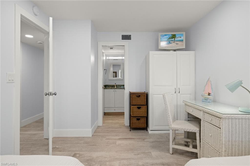 610 Donax ST # 111, SANIBEL FL 33957-21