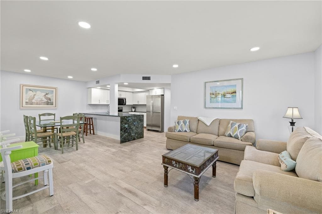 610 Donax ST # 111, SANIBEL FL 33957-4