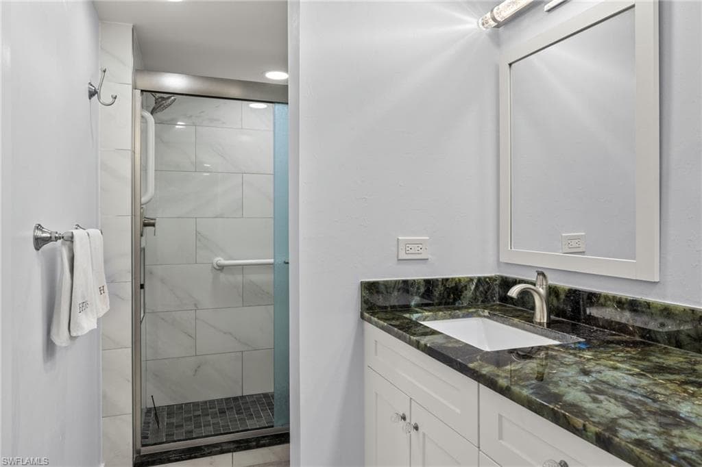 610 Donax ST # 111, SANIBEL FL 33957-19