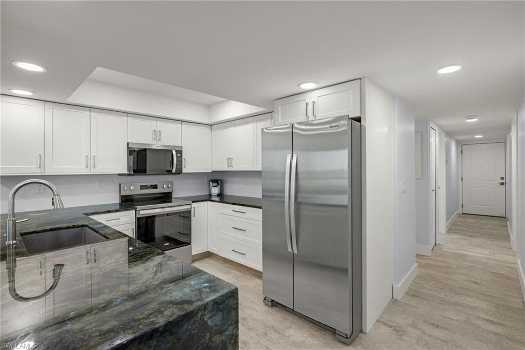 610 Donax ST # 111, SANIBEL FL 33957-13