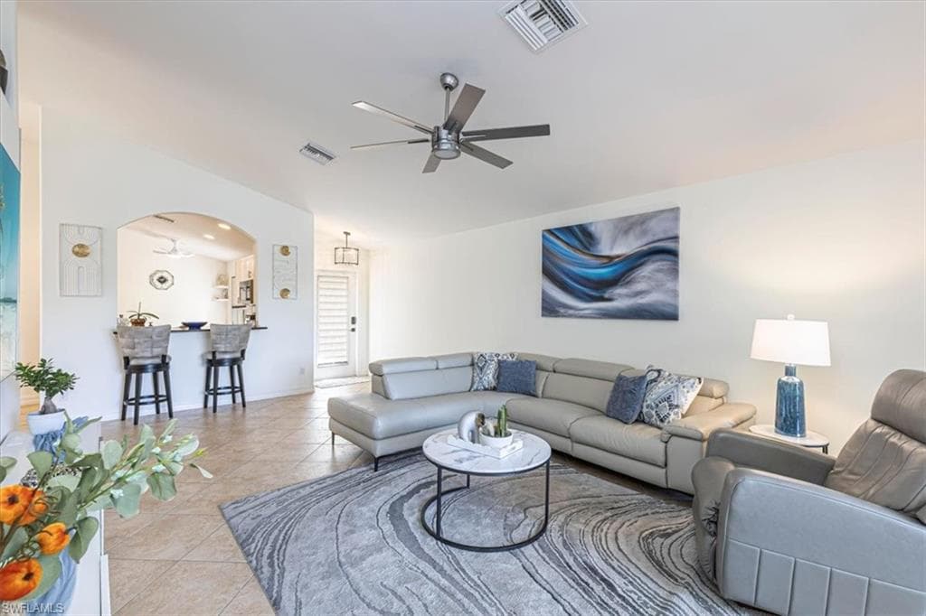 1630 Triangle Palm TER-4