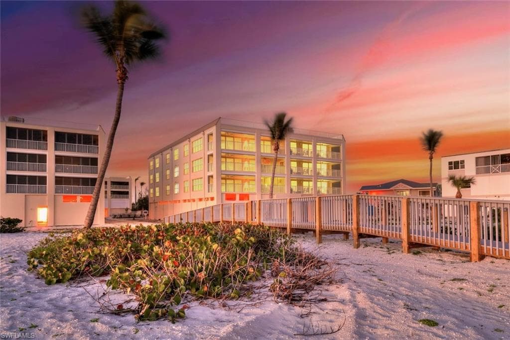 3127 W Gulf DR # 106, SANIBEL FL 33957-43