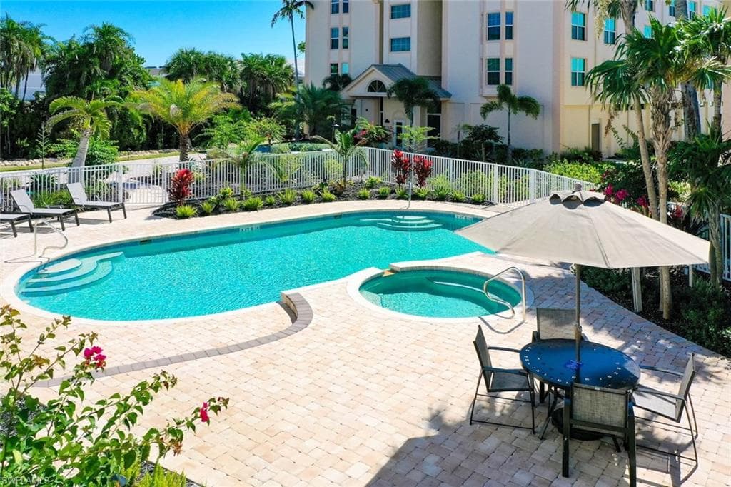 3127 W Gulf DR # 106, SANIBEL FL 33957-32