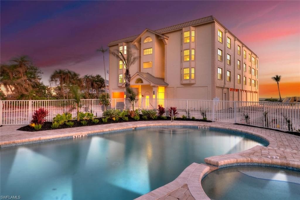 3127 W Gulf DR # 106, SANIBEL FL 33957-44