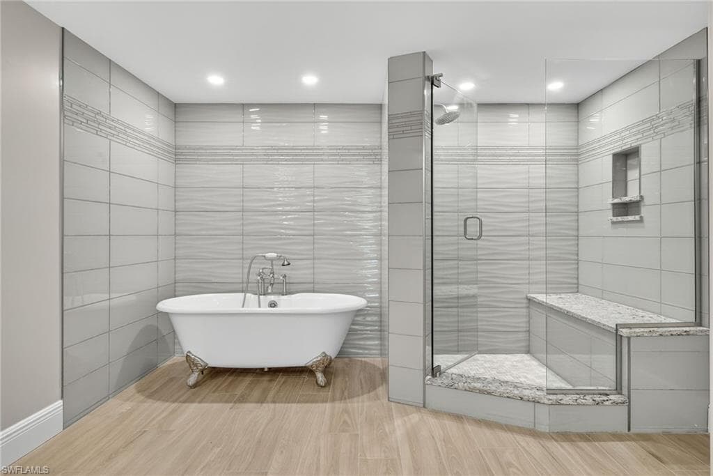 3145 W Gulf DR # 201, SANIBEL FL 33957-17