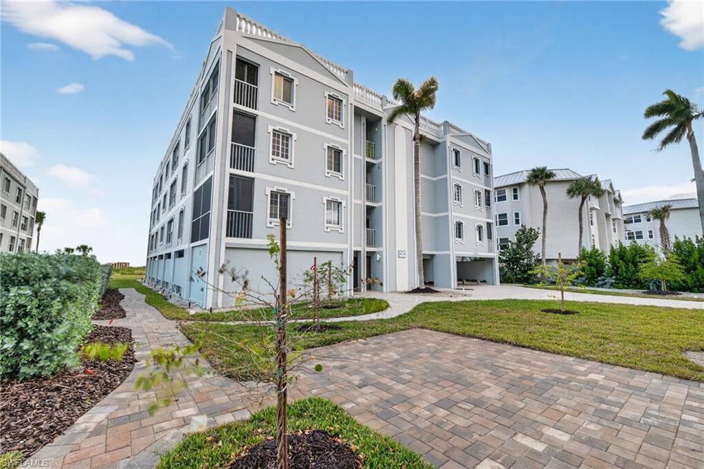 3145 W Gulf DR # 201, SANIBEL FL 33957-43