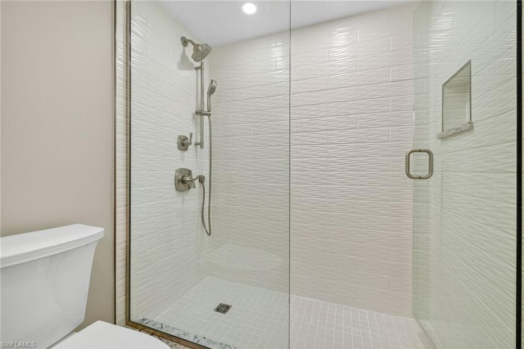 3145 W Gulf DR # 201, SANIBEL FL 33957-28