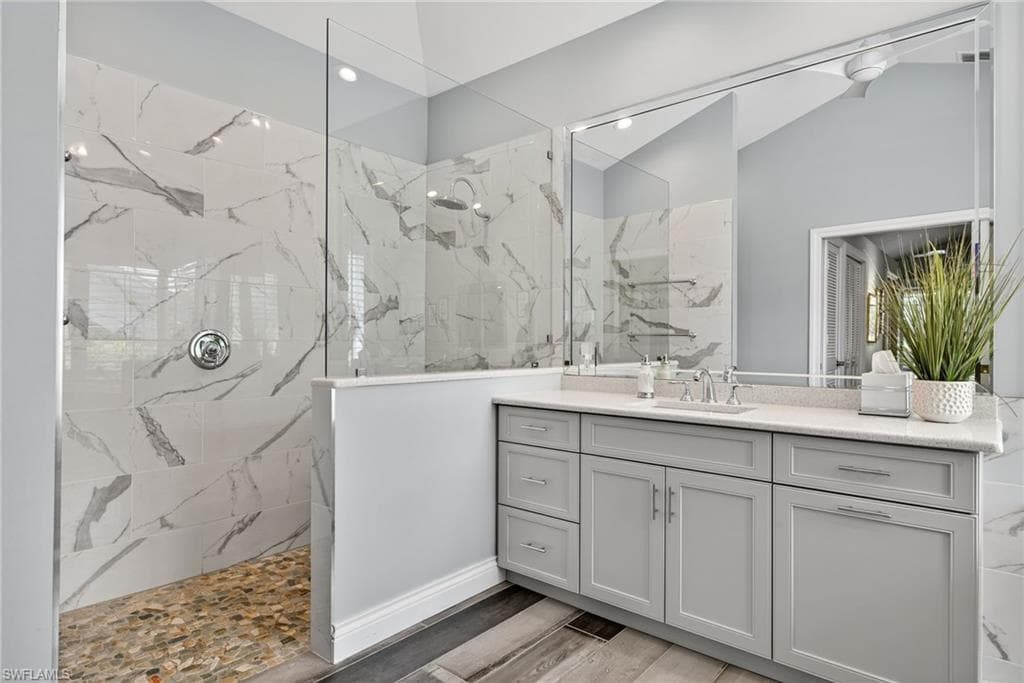 6 Bramblewood PT, NAPLES FL 34105-22