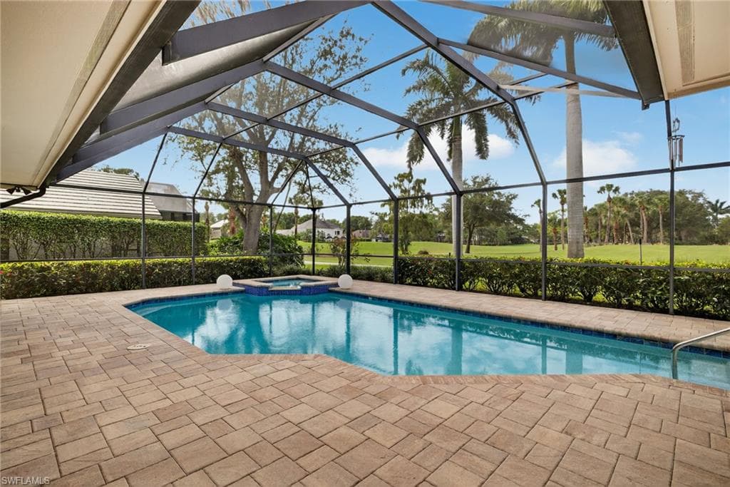 6 Bramblewood PT, NAPLES FL 34105-33