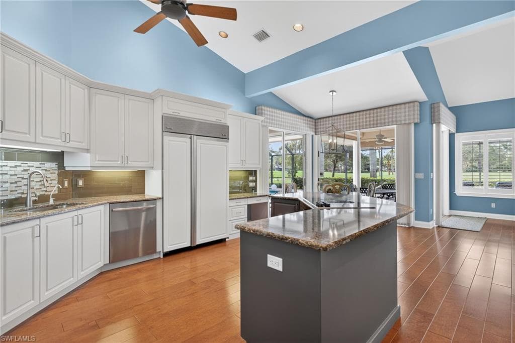 6 Bramblewood PT, NAPLES FL 34105-13