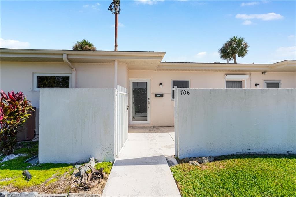 706 Joel BLVD, LEHIGH ACRES FL 33936-13