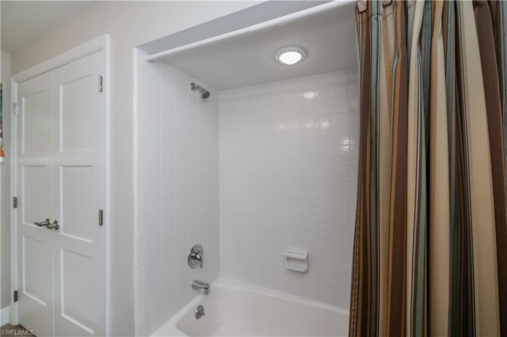 4210 Yarmouth CT, NORTH FORT MYERS FL 33903-28