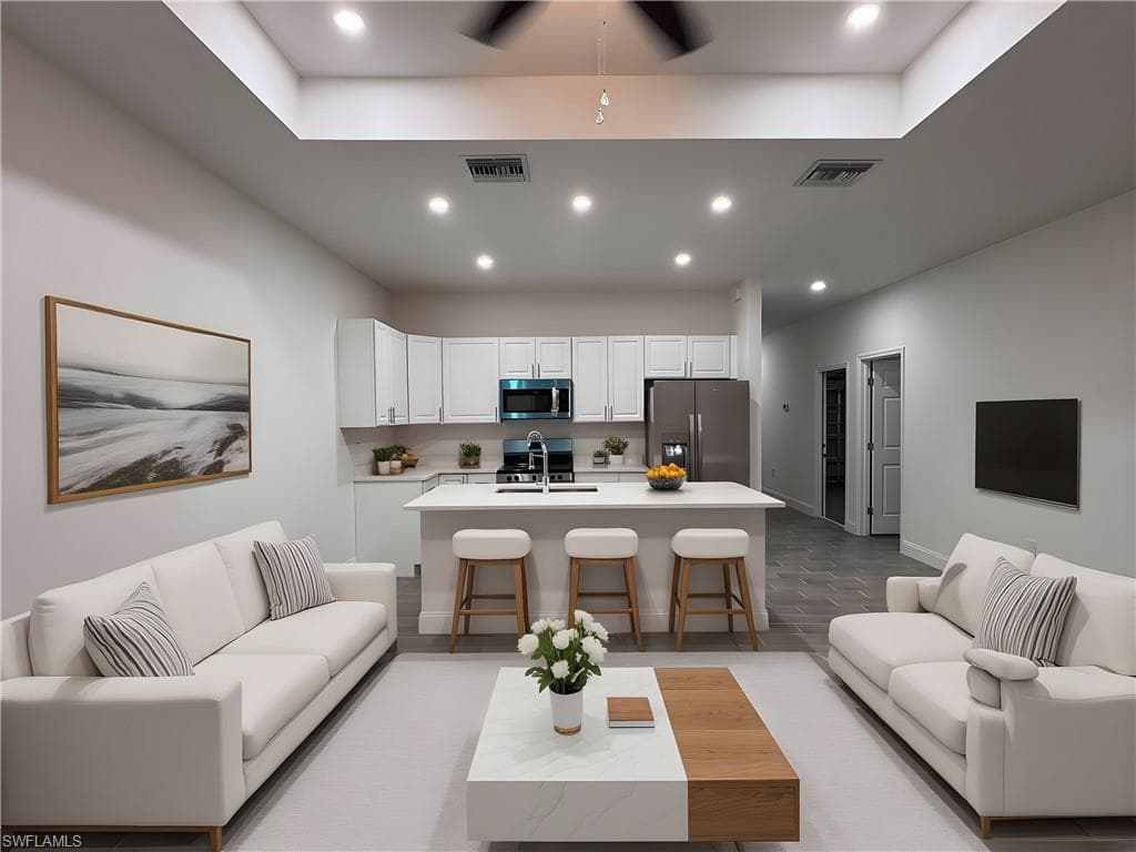 304-306 Gordon AVE S, LEHIGH ACRES FL 33973-2