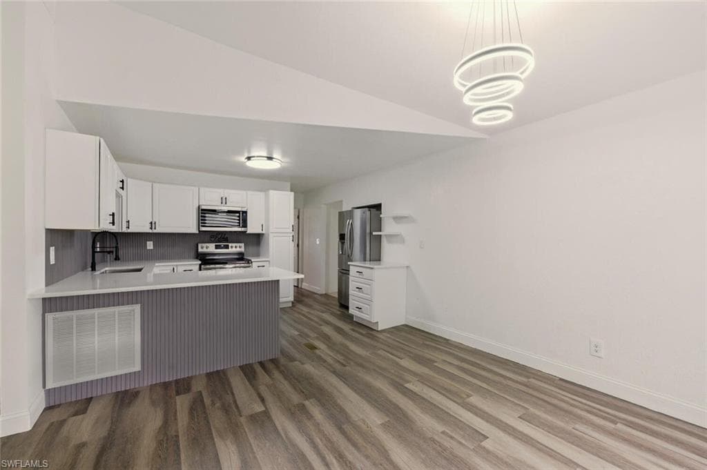 5317 Dixie DR, NAPLES FL 34113-11