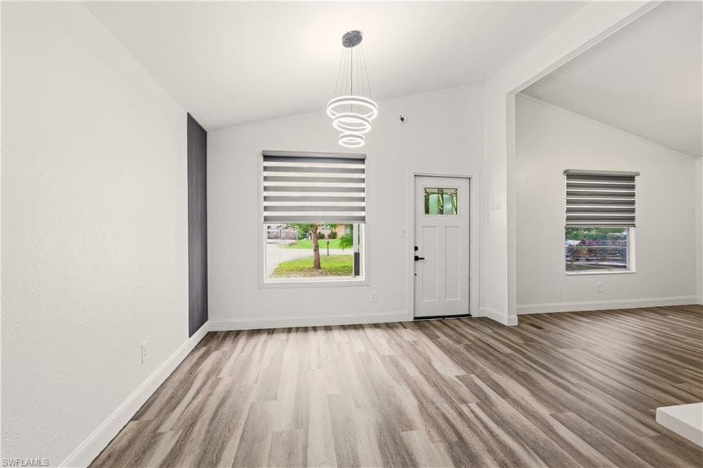 5317 Dixie DR, NAPLES FL 34113-4