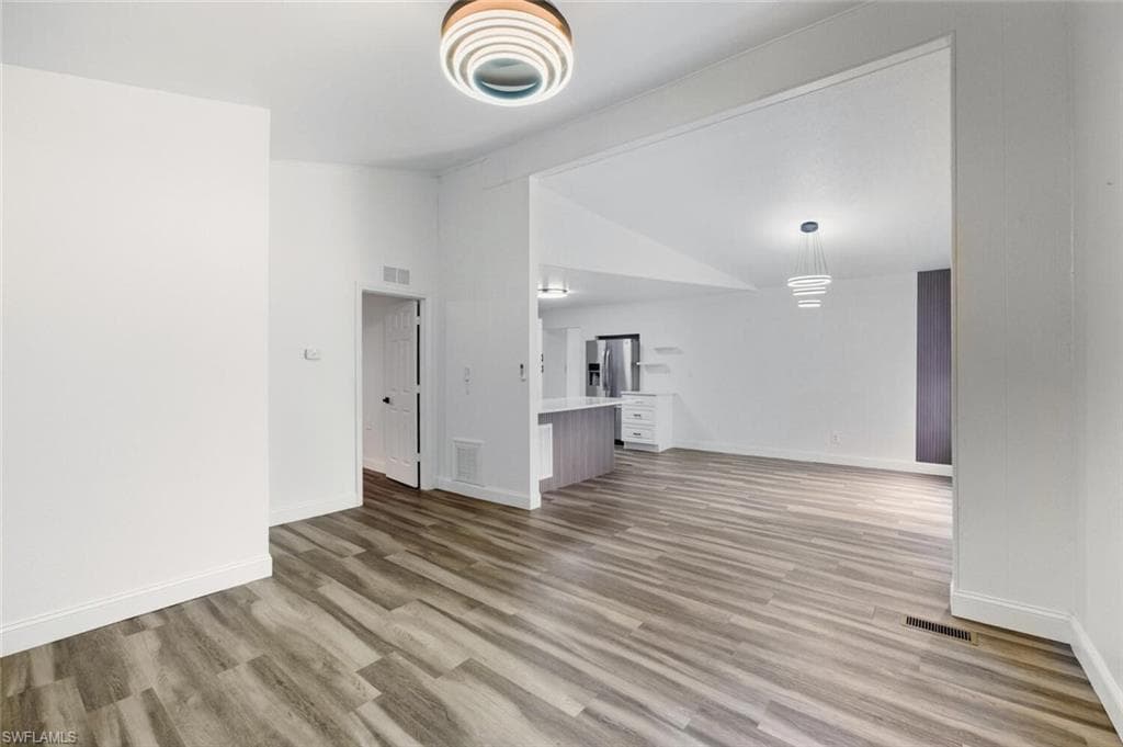 5317 Dixie DR, NAPLES FL 34113-8