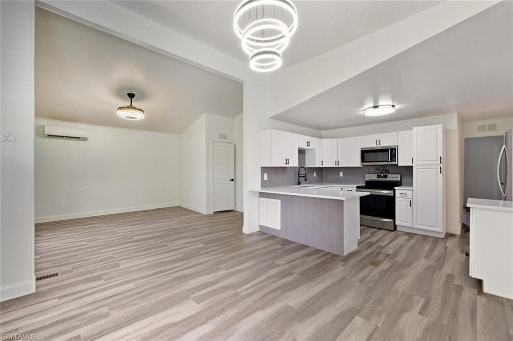 5317 Dixie DR, NAPLES FL 34113-10