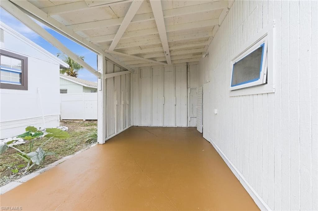 5317 Dixie DR, NAPLES FL 34113-30