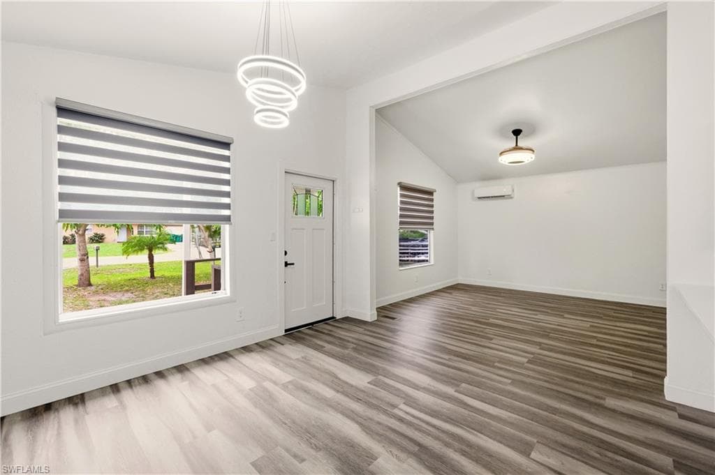 5317 Dixie DR, NAPLES FL 34113-3