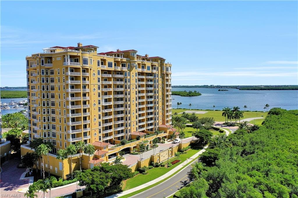 6081 Silver King BLVD # 404, CAPE CORAL FL 33914-32