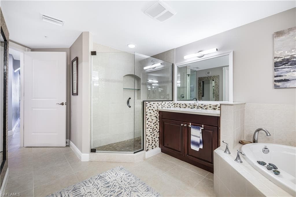 6081 Silver King BLVD # 404, CAPE CORAL FL 33914-13