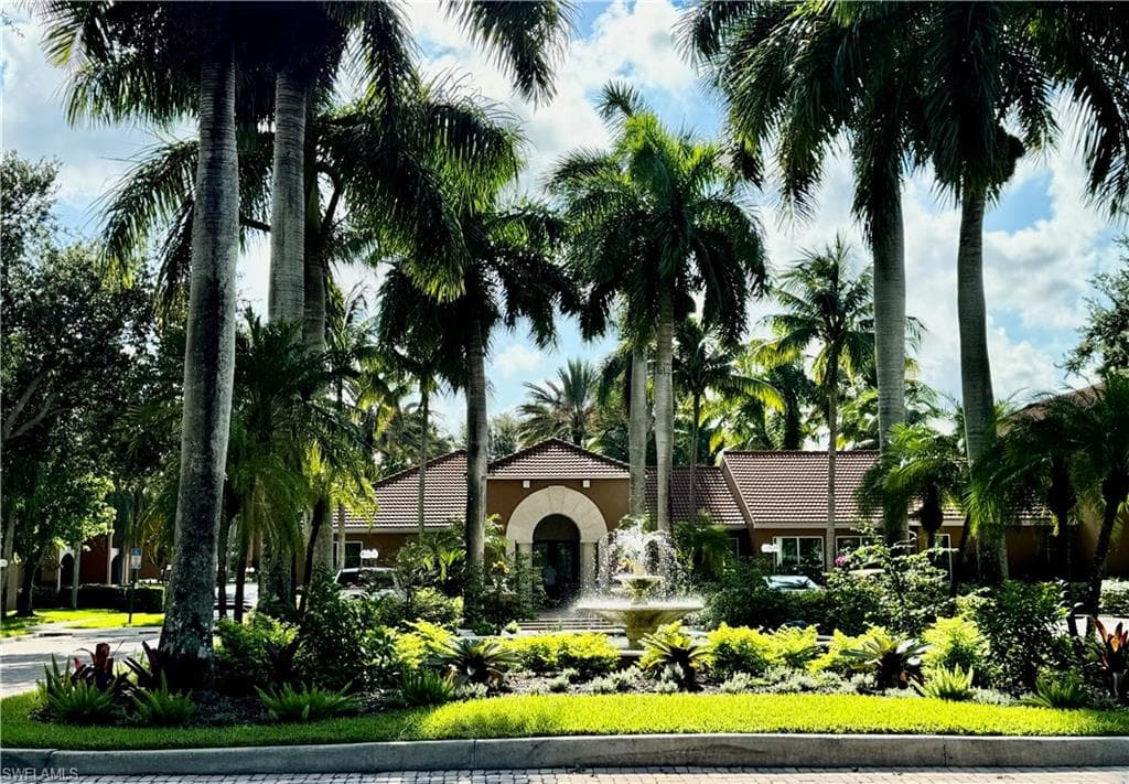 1200 Reserve WAY # 103, NAPLES FL 34105-26