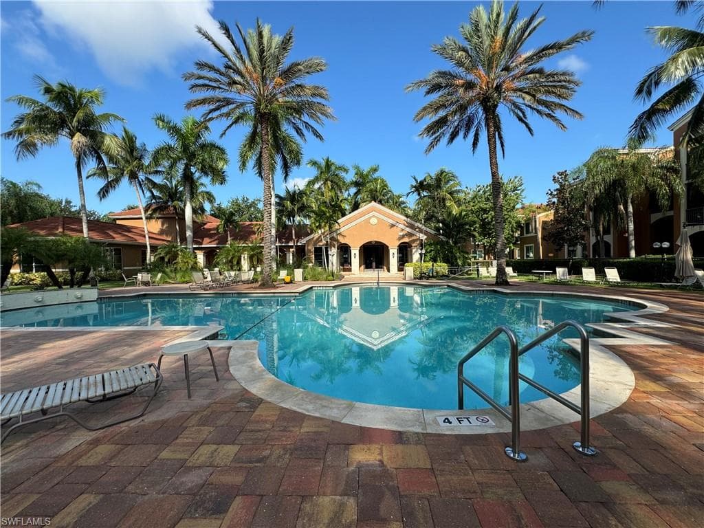 1200 Reserve WAY # 103, NAPLES FL 34105-1