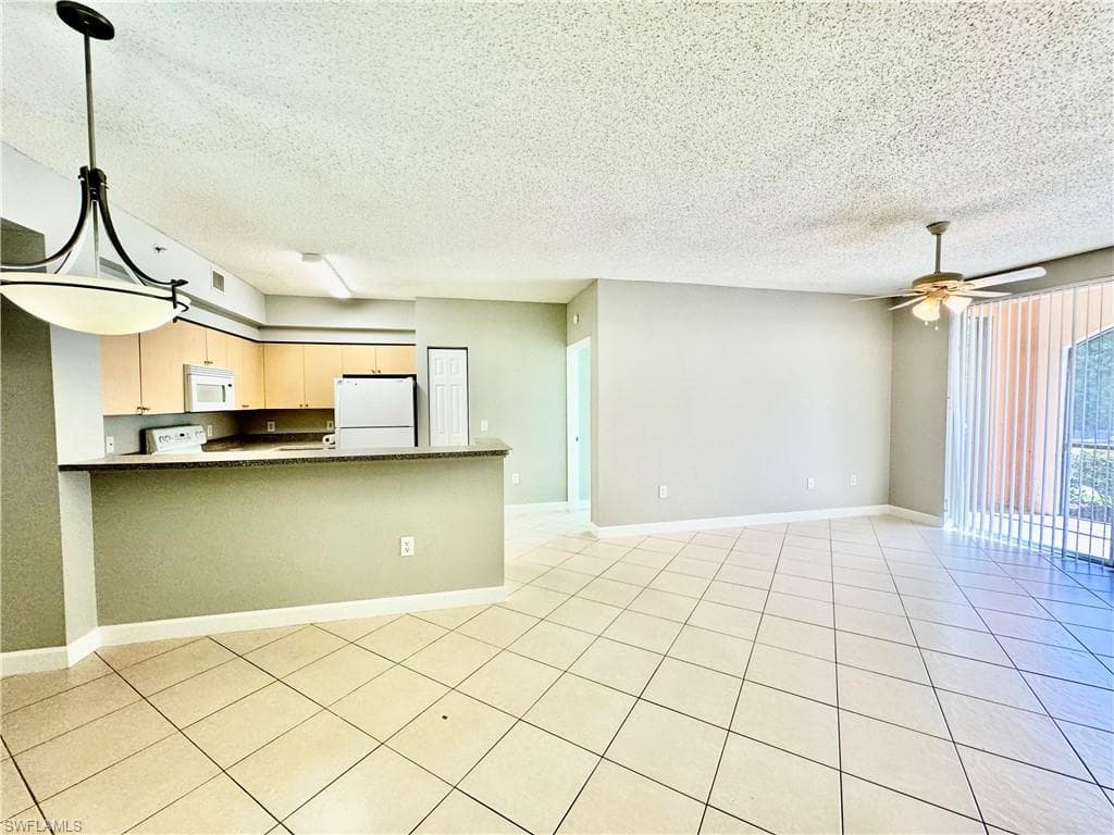 1200 Reserve WAY # 103, NAPLES FL 34105-6