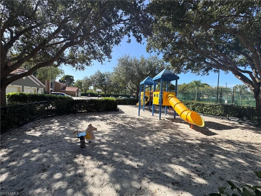 1200 Reserve WAY # 103, NAPLES FL 34105-27