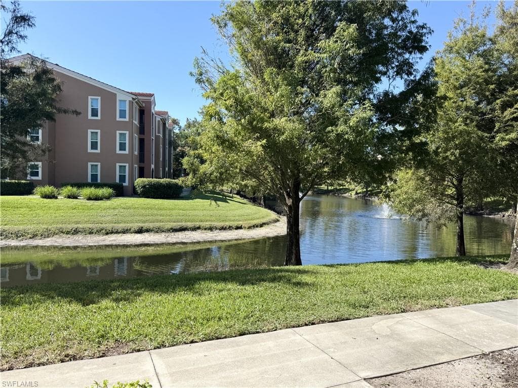 1200 Reserve WAY # 103, NAPLES FL 34105-19