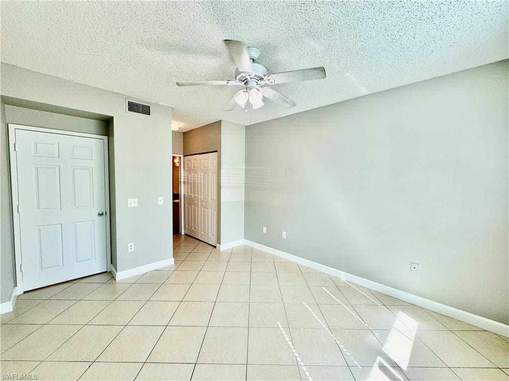 1200 Reserve WAY # 103, NAPLES FL 34105-17