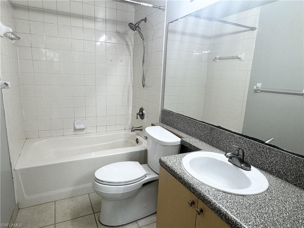 1200 Reserve WAY # 103, NAPLES FL 34105-18