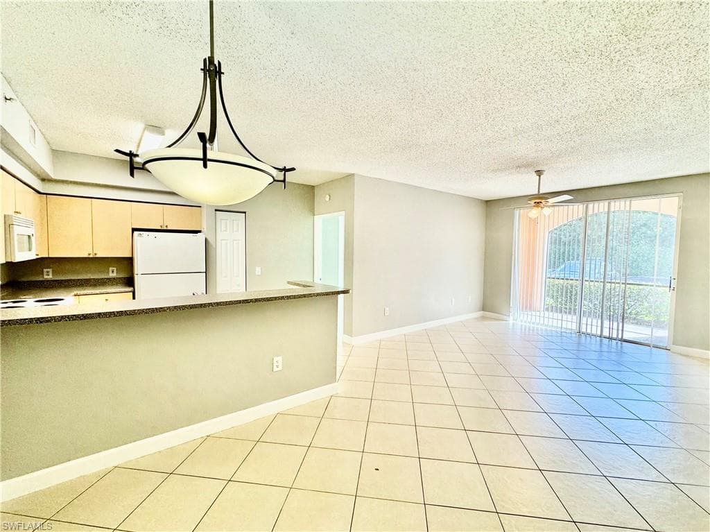 1200 Reserve WAY # 103, NAPLES FL 34105-3