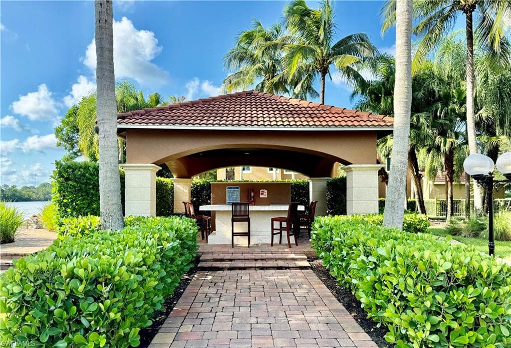 1200 Reserve WAY # 103, NAPLES FL 34105-20