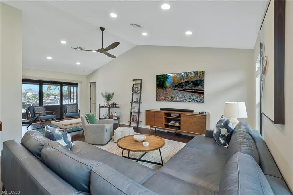 50 Copperfield CT, MARCO ISLAND FL 34145-9