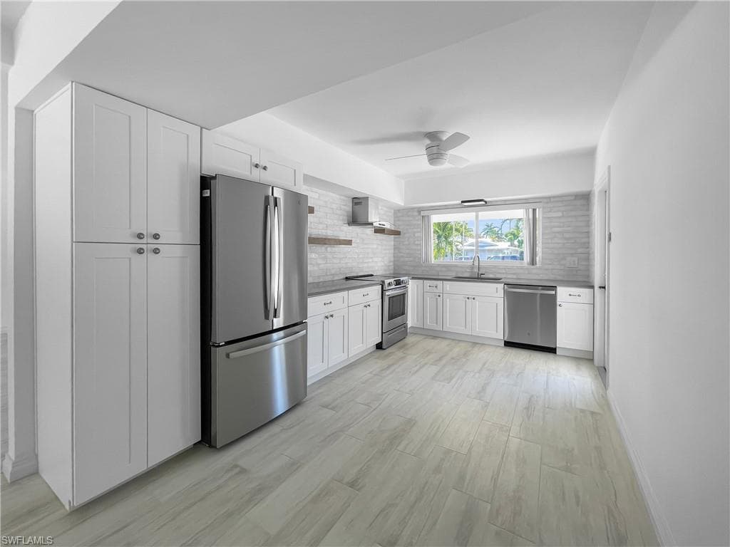 1235 Diana AVE, NAPLES FL 34103-2