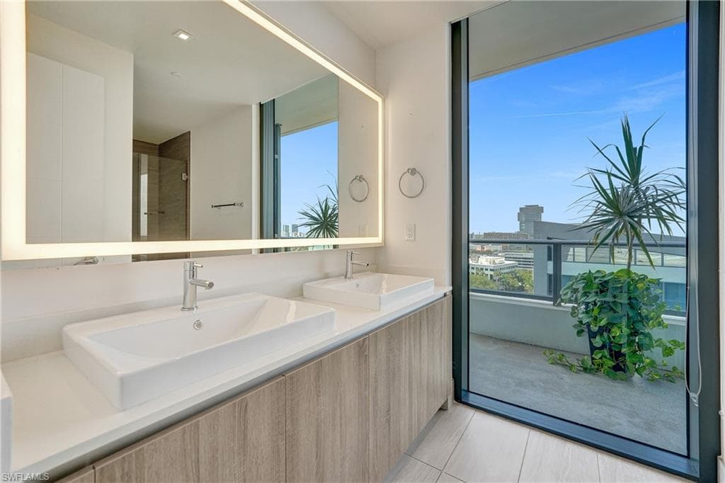 2960 NE 207 ST # 1205, AVENTURA FL 33180-30