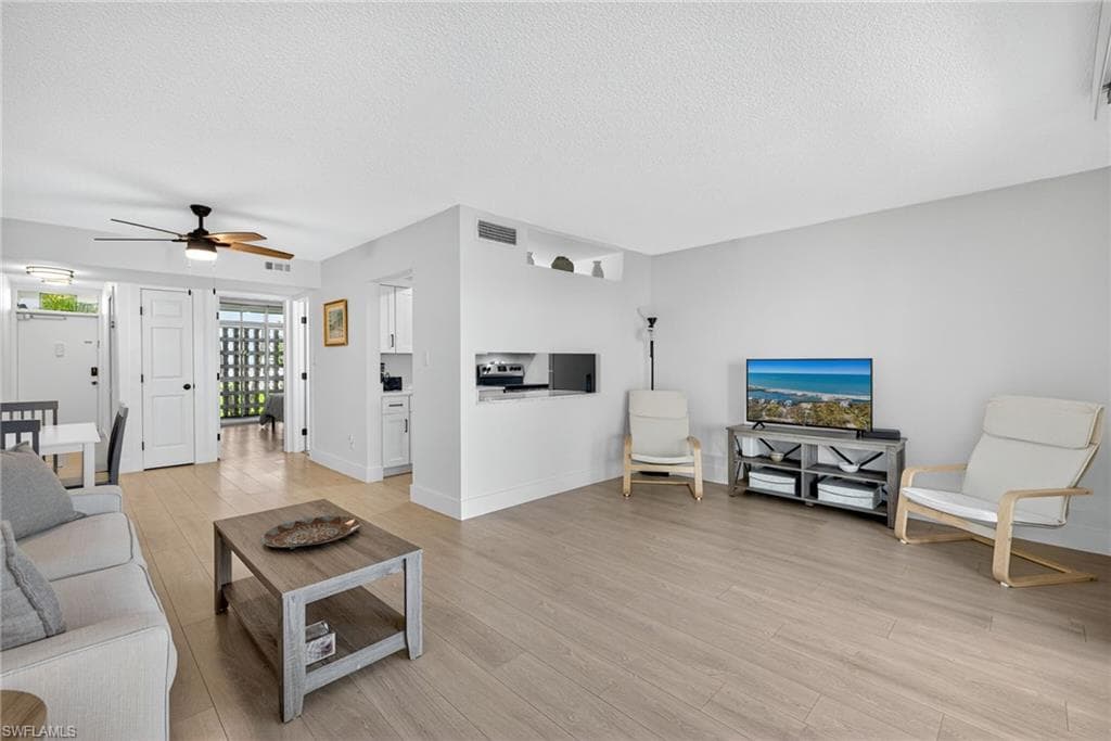 330 Tudor DR # 110, CAPE CORAL FL 33904-2
