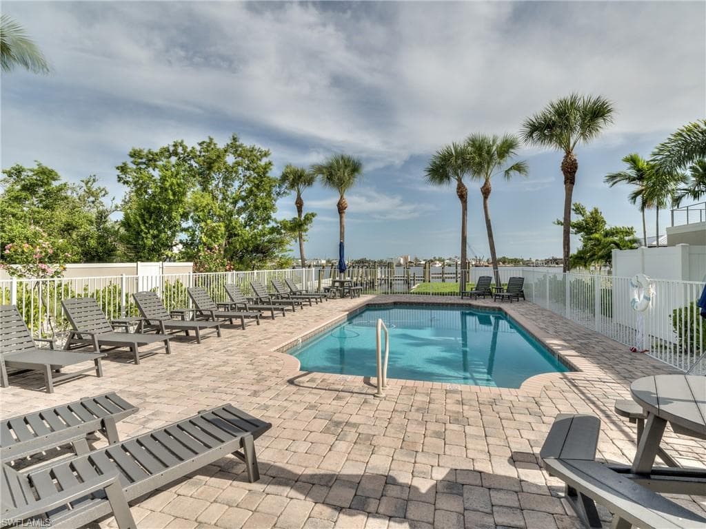282/276 Delmar AVE, FORT MYERS BEACH FL 33931-43